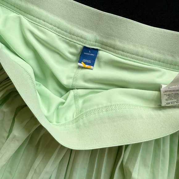 Old Navy Pleated Skort - Picture 3 of 4